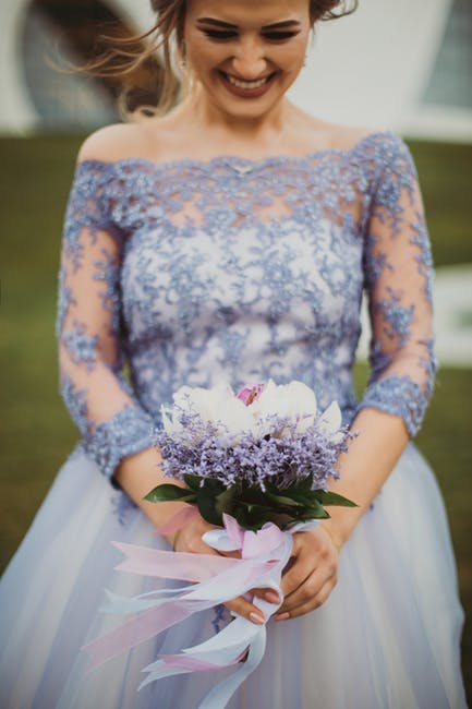 浅色紫色花边肩长袖Lace Wedding Gown