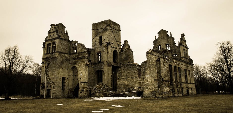 灰色混凝土城堡照片