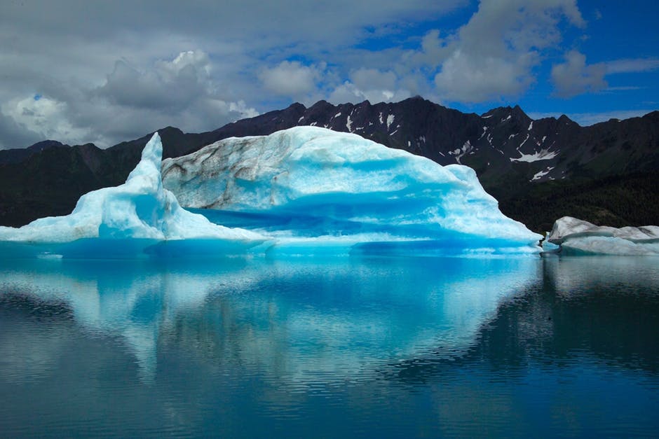 冰湖蓝天观景