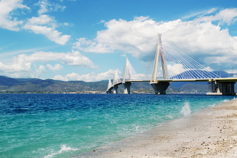海滩-蓝天-桥梁高清照片