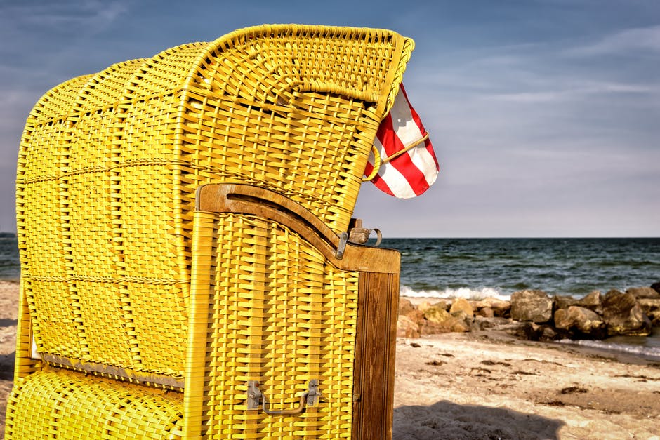 银行-沙滩-沙滩椅高清照片